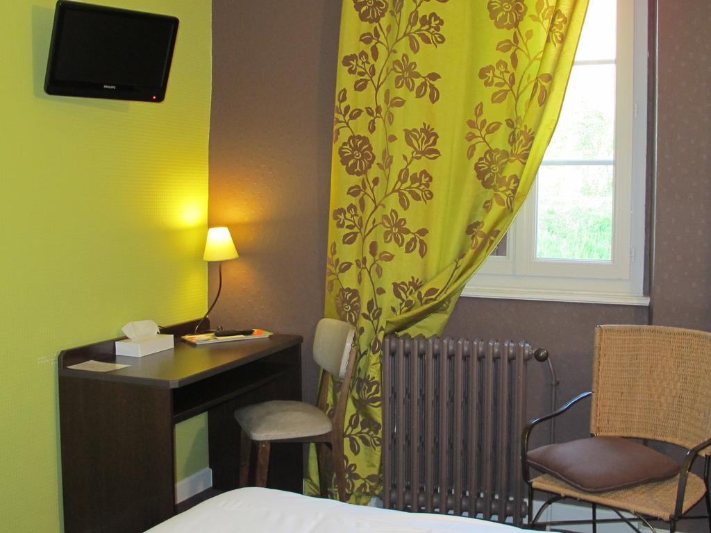 Logis Deshors-Foujanet Hotel Chamboulive Exterior photo